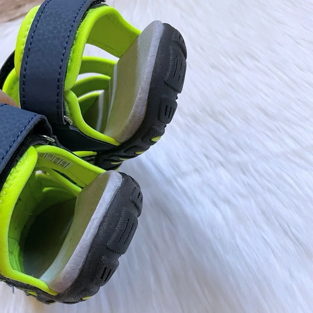 Dream Pairs Boys’ Athletic Closed Toe Sport Sandals - Picture 8 of 11